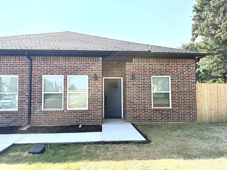 921 S Franklin Dr — Photo 24