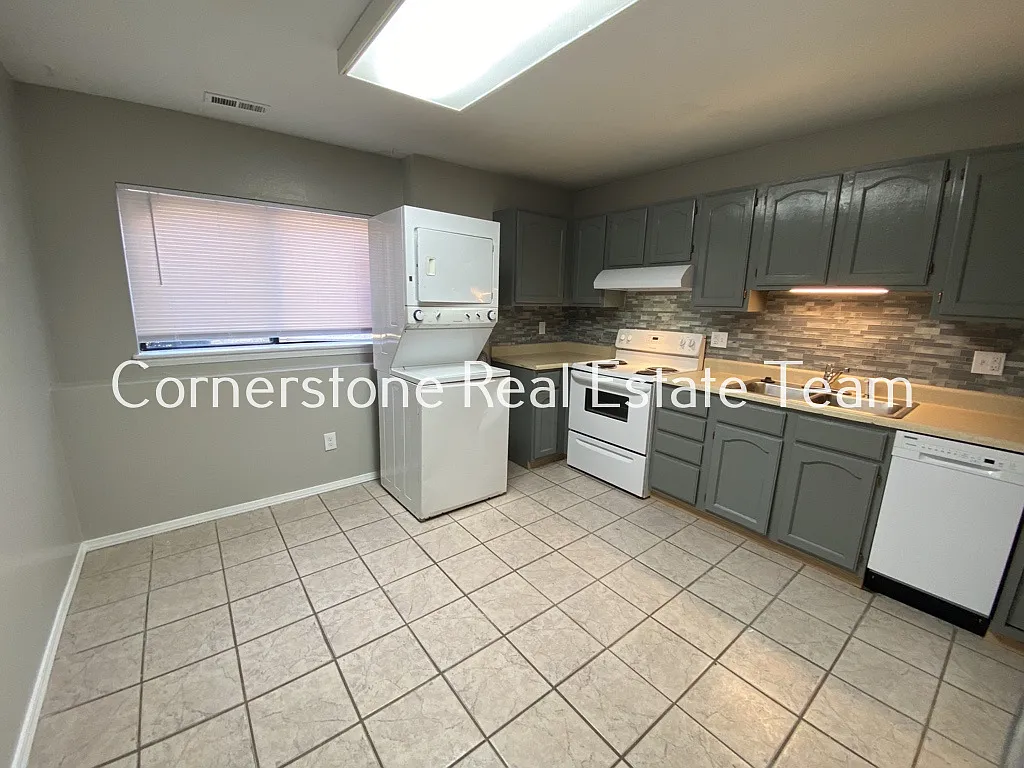 2627 East Uintah Street (TR) - A — Photo 2