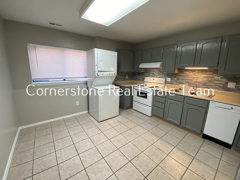 2627 E Uintah St #A — Photo 13