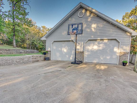 3rd image of 3623 Randall Dr