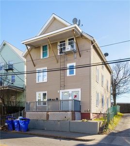 380 Weeden St, Pawtucket, RI, 02860