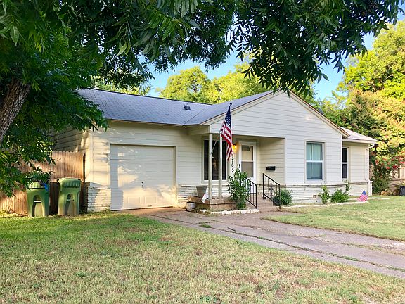3rd image of 1705 Stewart Dr