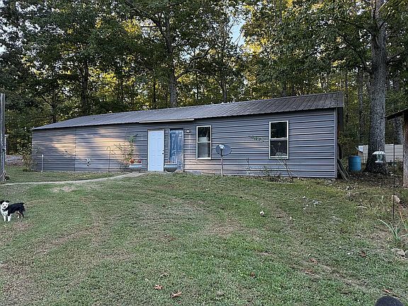 3rd image of 195 Laurel Ln