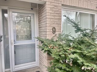 91 Rameau Dr #9, Toronto, ON M2H1T6