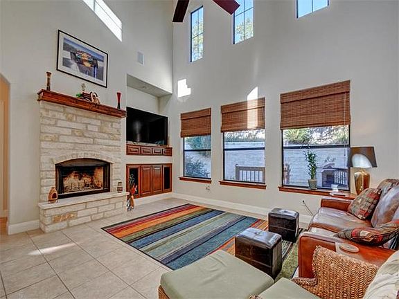 3rd image of 21422 Lakefront Dr