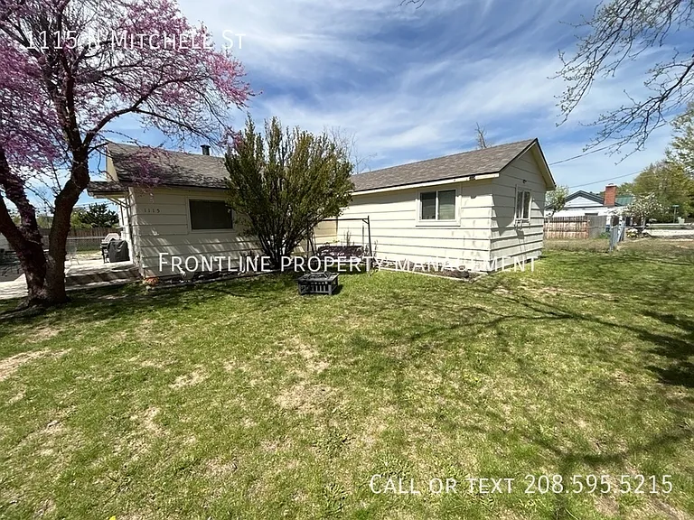 1115 N Mitchell St — Photo 1