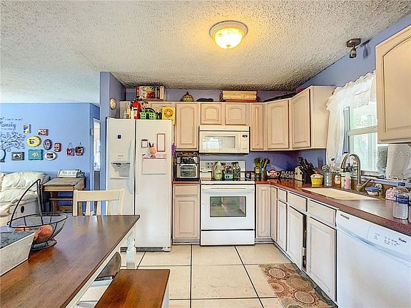 5th image of 776 Carla Dr