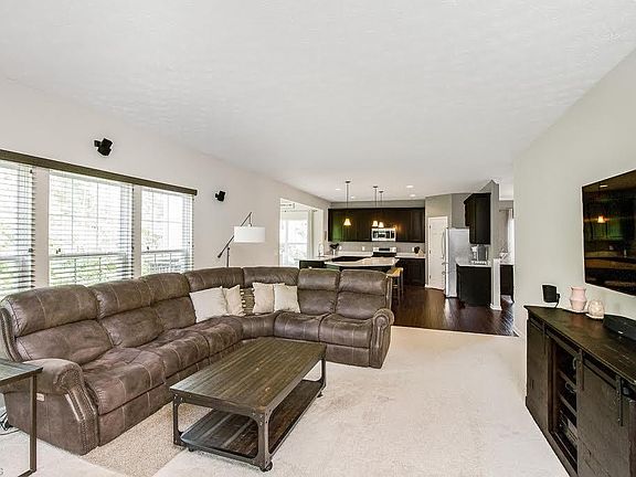 5th image of 39138 Crescent Dr