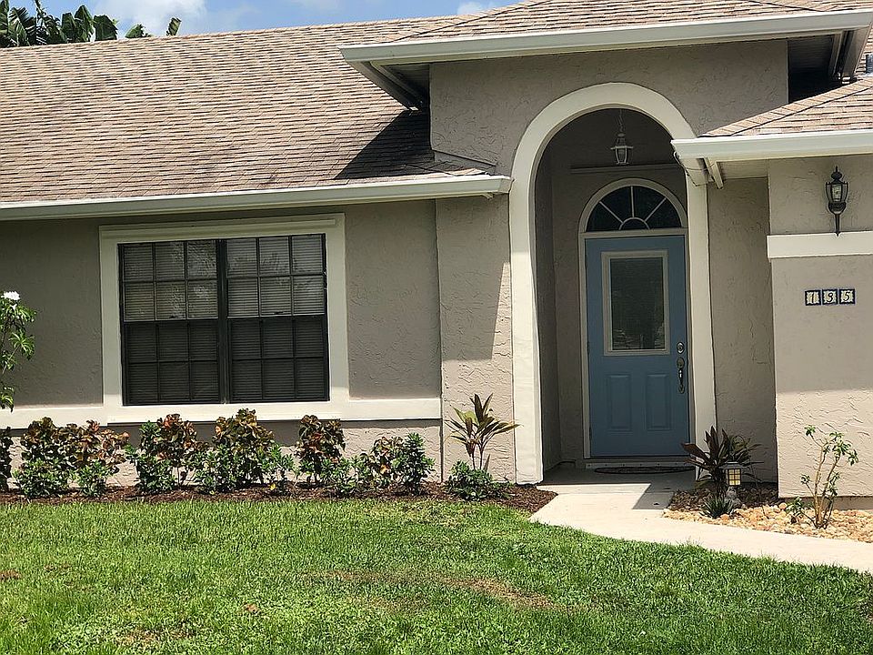 1st image of 135 NE Royce Ave