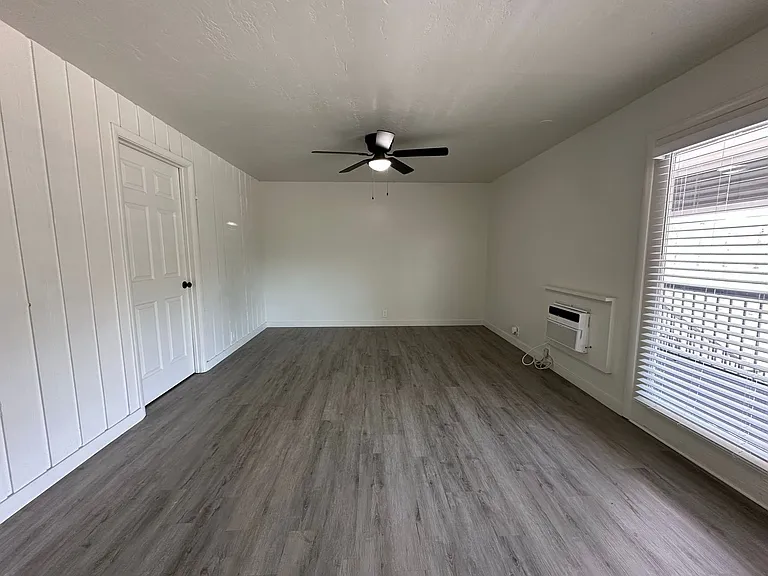 951 N Redwood Rd — Photo 10
