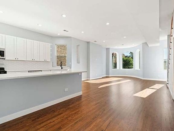 3rd image of 4829 S Vincennes Ave #2