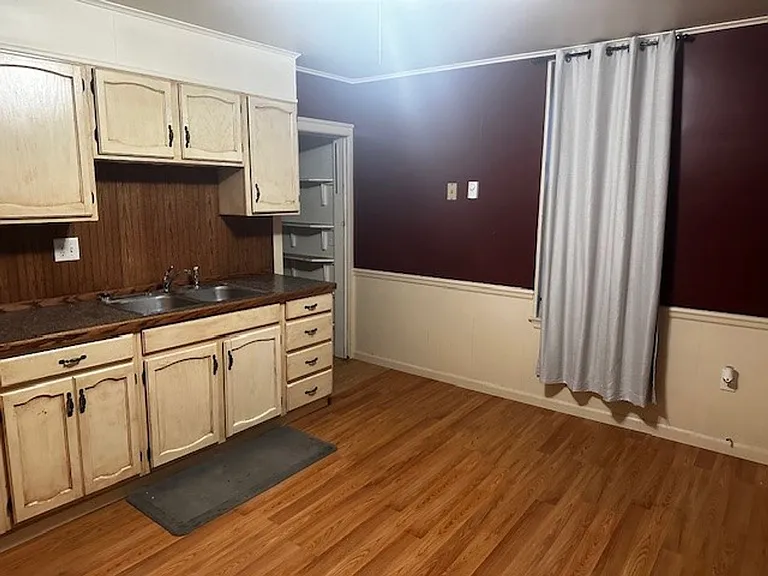 50 Lincoln Ave — Photo 9