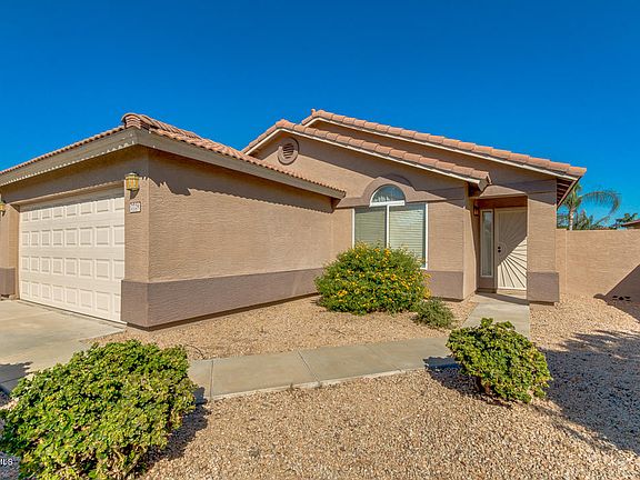 4th image of 7729 W Foothill Dr