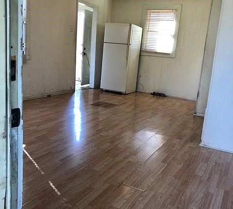 3rd image of 4380 Asbury St