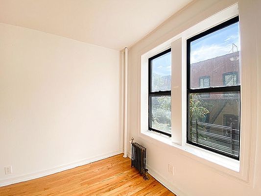 3rd image of 560 W 174th St #46