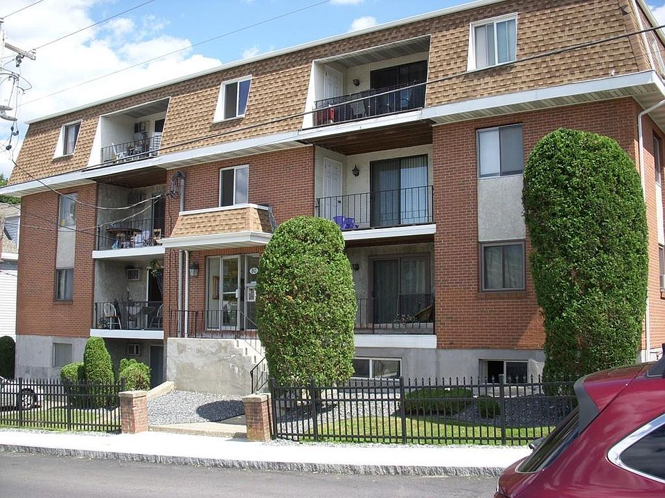 2nd image of 155 Pleasant St #3B