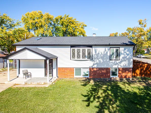 9104 Fairway Dr, Orland Park, IL 60462