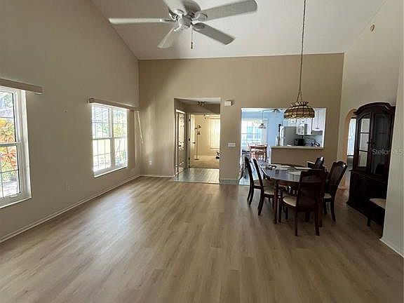 4th image of 2387 BENTLEY DRIVE