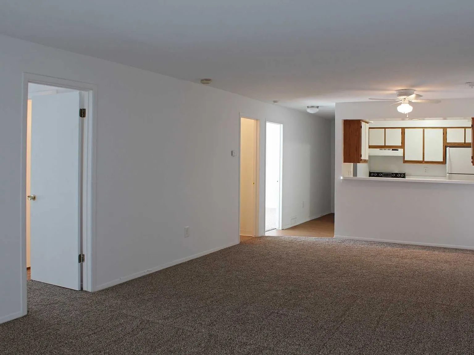 Harbor Cove Apartments — Photo 3