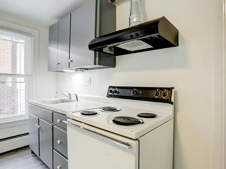 819 Columbia Ave #4 — Photo 9