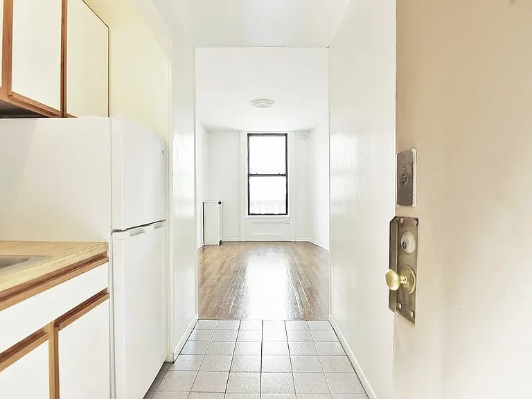 226 W 72nd St #4A — Photo 2
