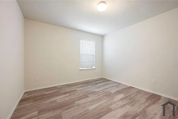 1109 Ainsley Ln — Photo 12