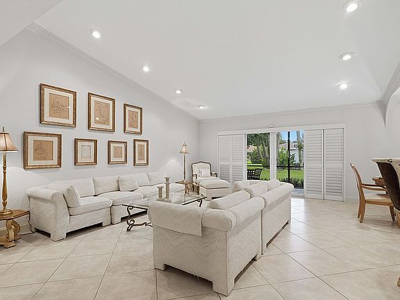 4th image of 22041 Colony Dr