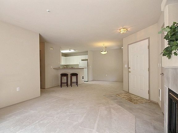 4th image of 11130 SE 208th St APT E102