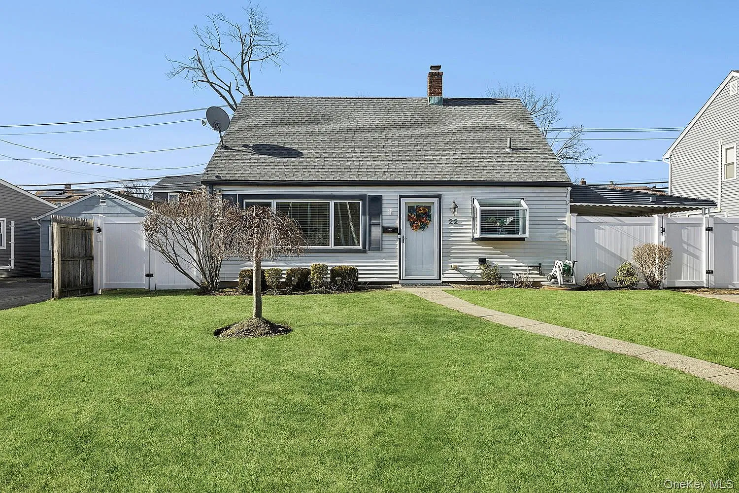 3 bed, 1.5 bath, 1050 sqft, $4,200 — Photo 1