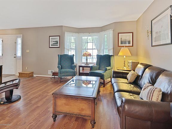 3rd image of 12 Clover Hill Dr