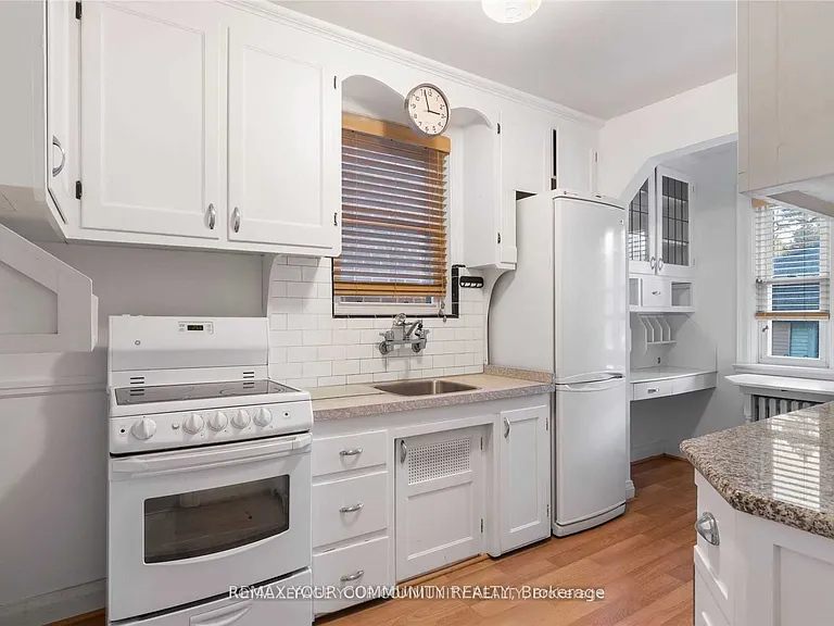 705 Hillsdale Ave E — Photo 14