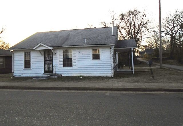2nd image of 111 Middleton St
