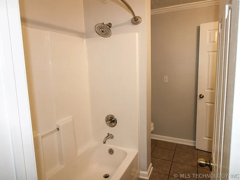 5510 S Owasso Ave — Photo 12
