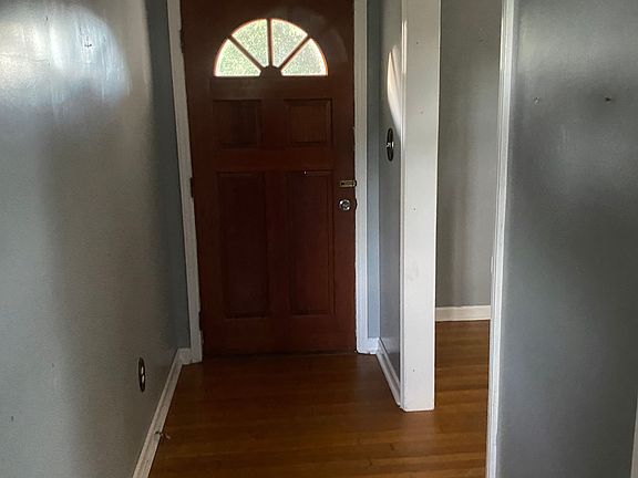 3rd image of 4225 Spring Garden Rd