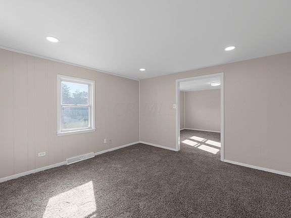 4th image of 1031 Idlewilde Ave