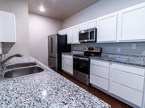 4th image of 3124 Beechwood Dr