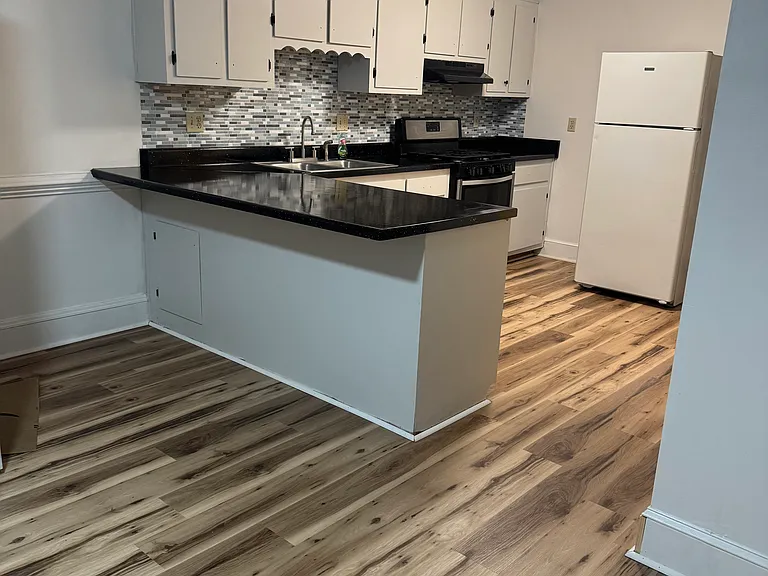 161 Lakeview Park Rd #B — Photo 3