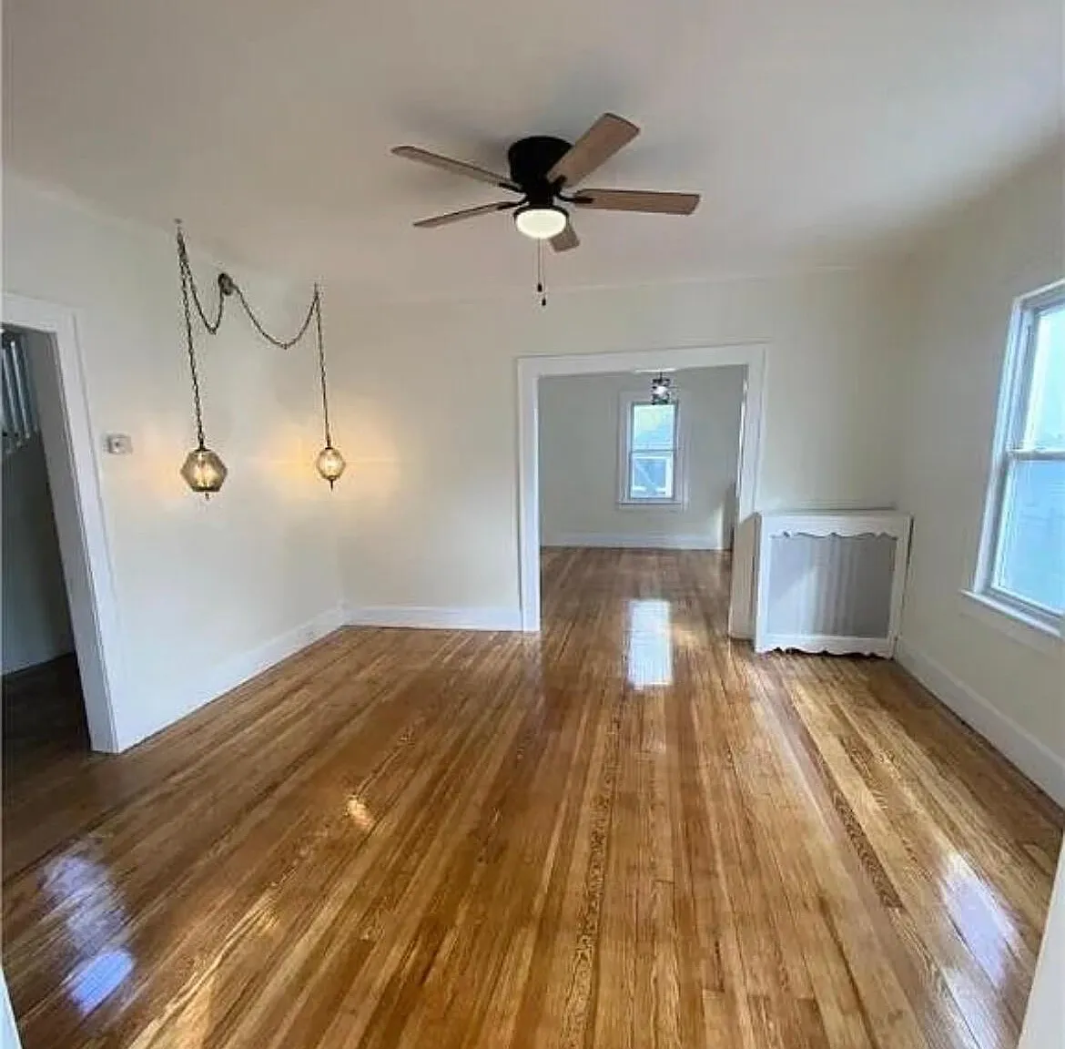 4 bed, 1.0 bath, 1800 sqft, $2,000 — Photo 3