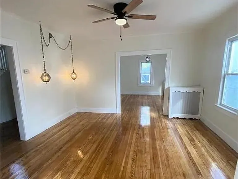 24 Stafford Ave — Photo 3