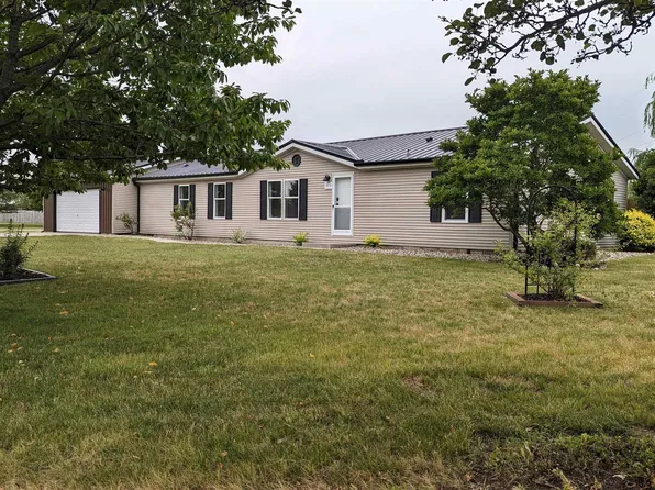 1019 E Lantern Rd, Warsaw, IN 46582