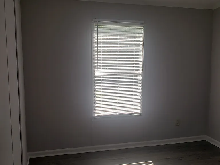 478 Washington Ln — Photo 10