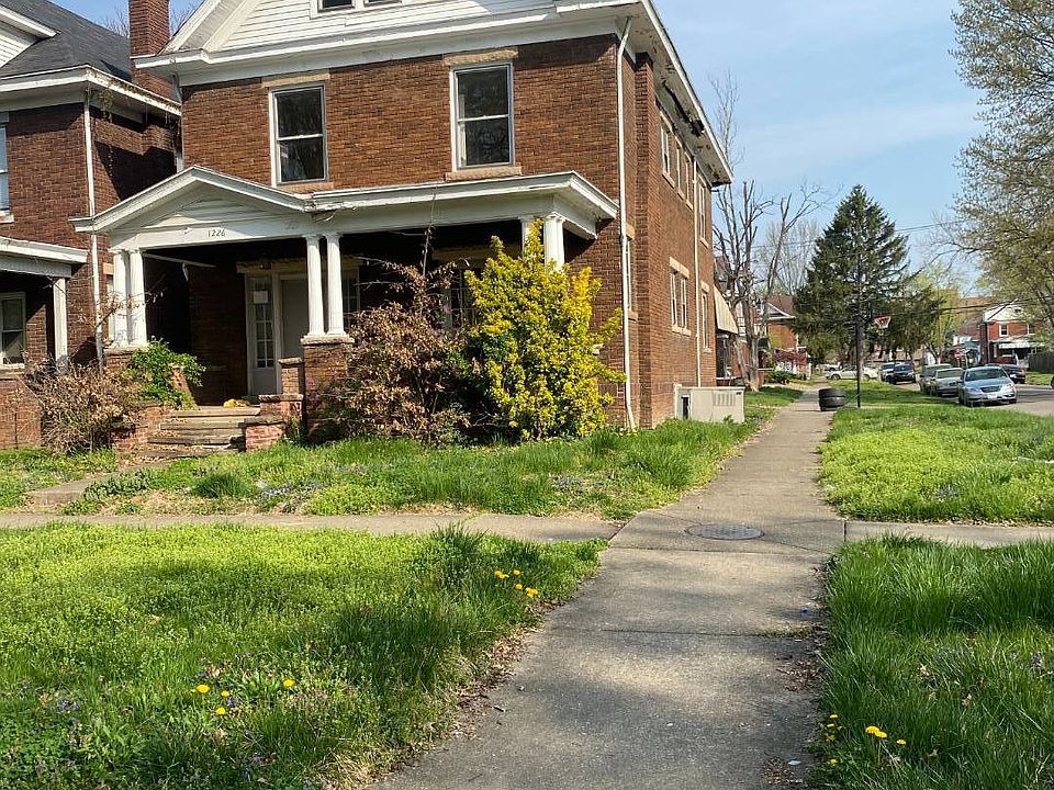 2nd image of 1226 10th Ave