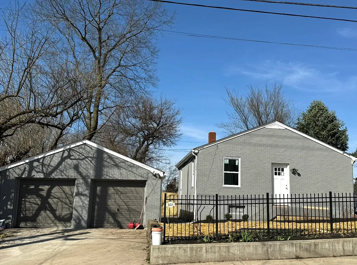 2 bed, 1.5 bath, 804 sqft, $1,750 — Photo 2