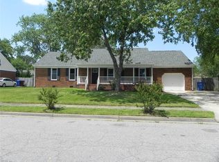 1033 Weeping Willow Dr, Chesapeake, VA 23322