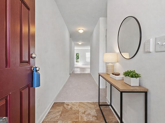 4th image of 31 Southfork Dr SW