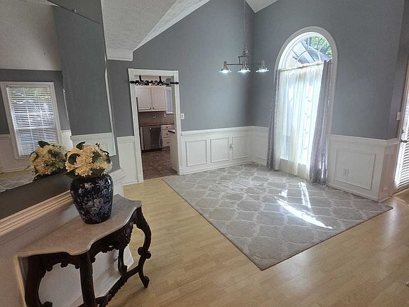 4th image of 207 Ruskin Rd