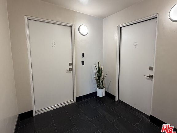4th image of 1129 Larrabee St APT 8