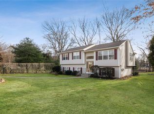 10 Donnas Way, Coventry, RI 02816