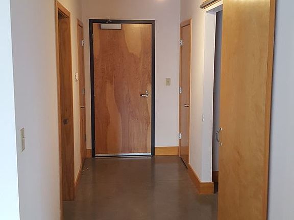 2nd image of 1021 Washington Ave Unit 505