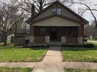 611 N 12th St, Leavenworth, KS 66048